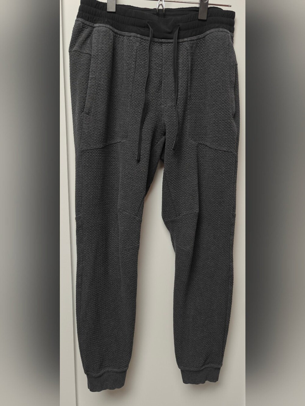 Lululemon At Ease JoggerHeathered Black size M